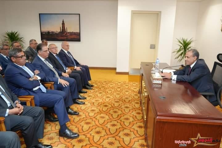 وزير الخارجية والهجرة وشئون المصريين بالخارج يجتمع مع قيادات وزارة الخارجية من مساعدي الوزير ومديري الإدارات
