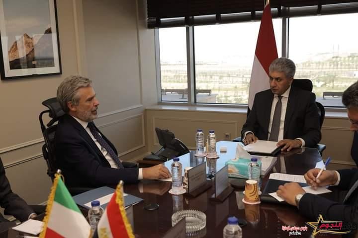 وزير السياحة والآثار وسفير إيطاليا بالقاهرة يبحثان آليات التعاون بين البلدين في مجال السياحة والآثار 1 وزير السياحة والآثار وسفير إيطاليا بالقاهرة يبحثان آليات التعاون بين البلدين في مجال السياحة والآثار