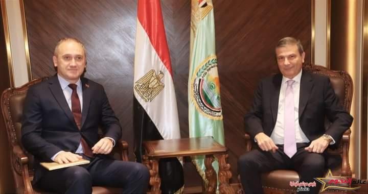 وزير الزراعة يبحث مع السفير البيلاروسي بالقاهرة التعاون في مجال الميكنة الزراعية والصادرات الزراعية
