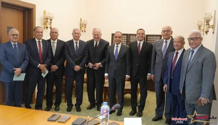 وزير الخارجية والهجرة وشئون المصريين بالخارج يلتقى مع أعضاء المجلس المصري للشئون الخارجية