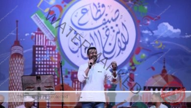 غناء "ماهر محمود" يجذب أنظار جمهور ساحة الهناجر فى صيف الإنتاج الثقافي