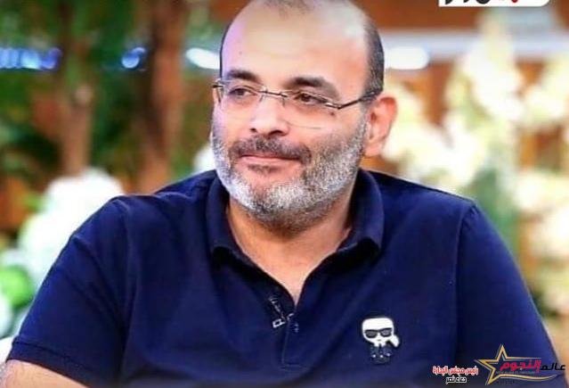 أيمن بهجت يهدي أحدث أعماله لروح المنتج الراحل تامر فتحي 