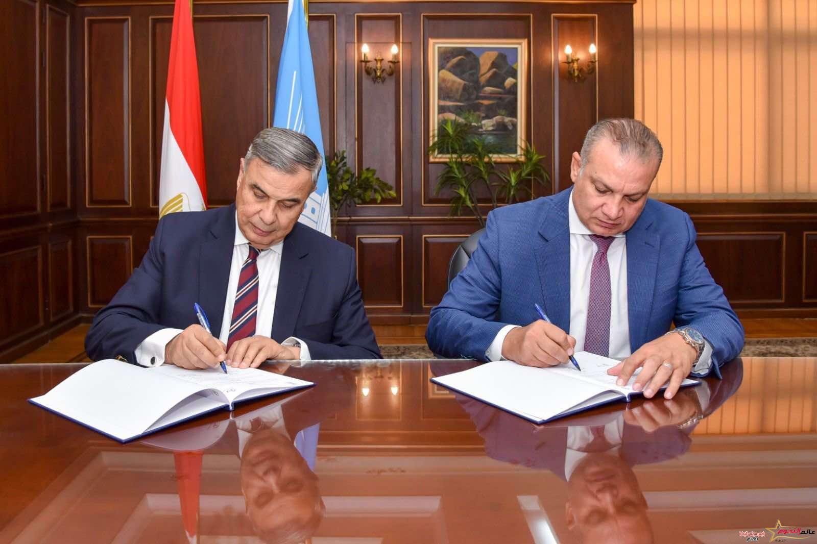 محافظ الإسكندرية يوقع بروتوكول تعاون بين محافظة الإسكندرية وصندوق التنمية الحضرية لتعويض شاغلي 28 وحدة تجارية تم إزالتها بمشروع تطوير طلمبات المكس بالعجمي