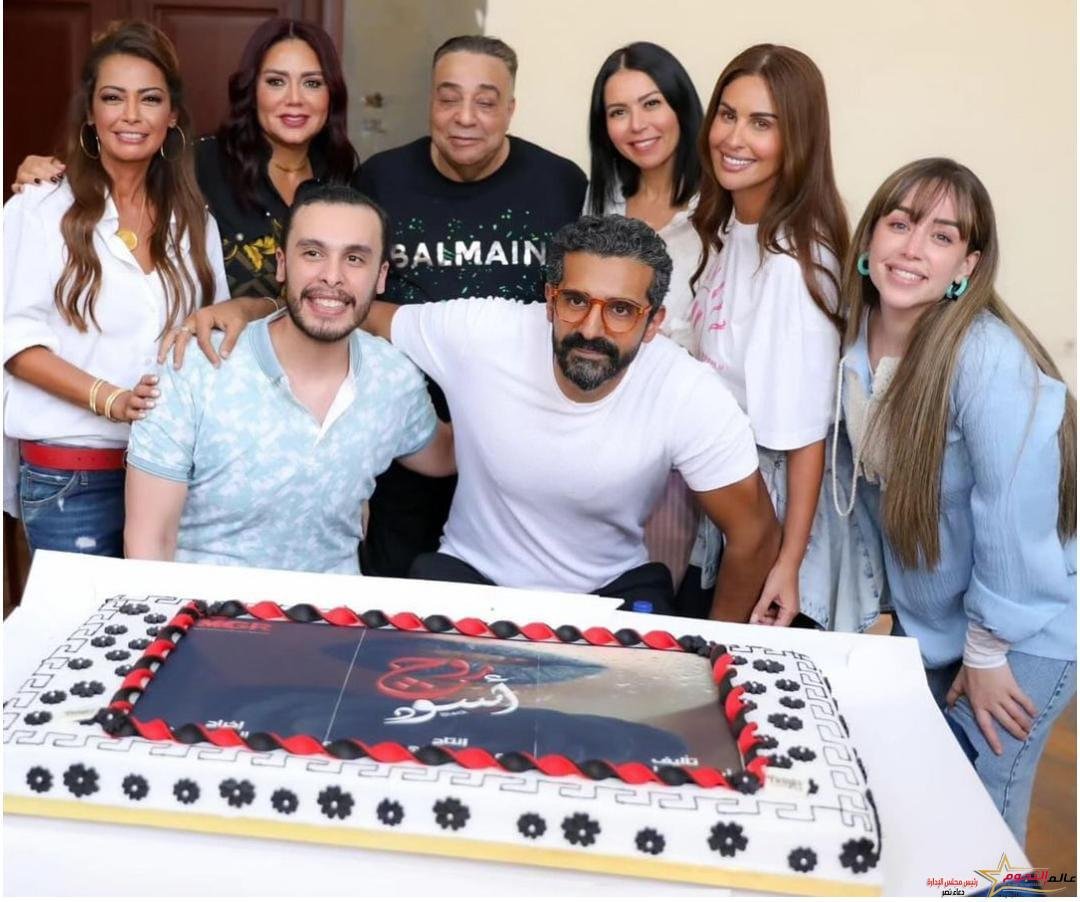 مي سليم تشارك متابعيها بصور جديدة تحت عنوان "روج أسود"