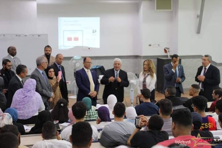 وزير التعليم العالي يجتمع بمجلس جامعة حلوان الأهلية
