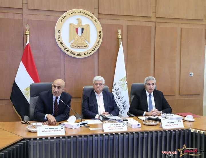 وزير التعليم العالي يرأس اجتماع المجلس الأعلى للجامعات بمقر الوزارة بالعاصمة الإدارية