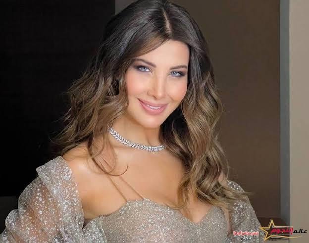 نانسي عجرم تدعم لبنان بصورة مع عائلتها