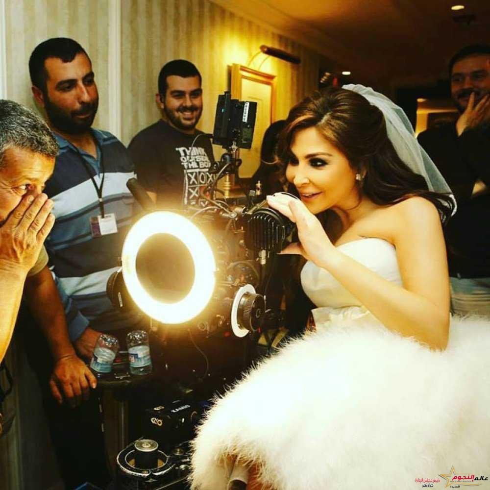 في عيد ميلادها.. أجمل أغاني رومانسية للعروسين من إليسا