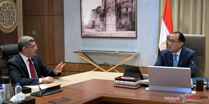 رئيس الوزراء يتابع مع الرئيس التنفيذي لوكالة الفضاء المصرية عدداً من ملفات العمل