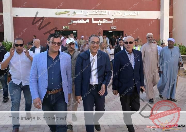 رئيس الوزراء يتفقد مجمع الخدمات الحكومية بقرية الشغب بإسنا 