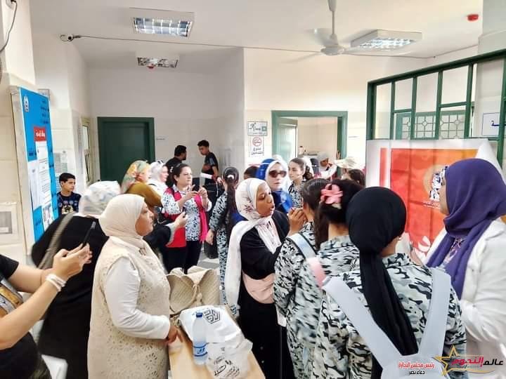 محافظة الجيزة: الكشف علي ٣٠٠ مواطن من أهالي الاسكان البديل بروضة أكتوبر خلال قافلة علاجية مجانية شاملة