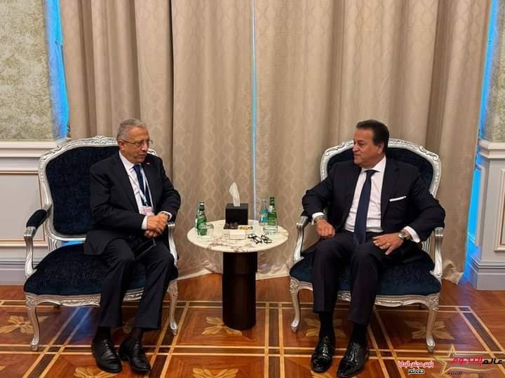 وزير الصحة يلتقي نظيره التونسي ويبحث تعزيز التعاون في المجال الصحي 1 وزير الصحة يلتقي نظيره التونسي ويبحث تعزيز التعاون في المجال الصحي