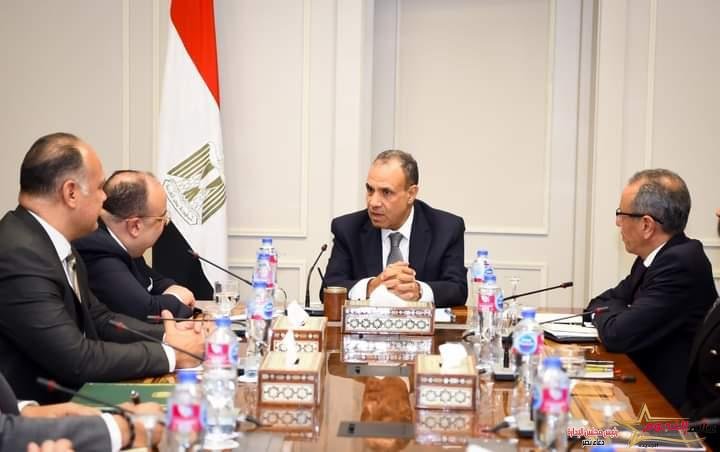 وزير الخارجية والهجرة يجتمع مع إدارة السودان بوزارة الخارجية