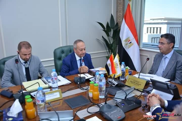 فاروق يعقد اجتماعاً مع بعثة البنك الدولي لتعزيز التعاون في مجالات الحماية الاجتماعية