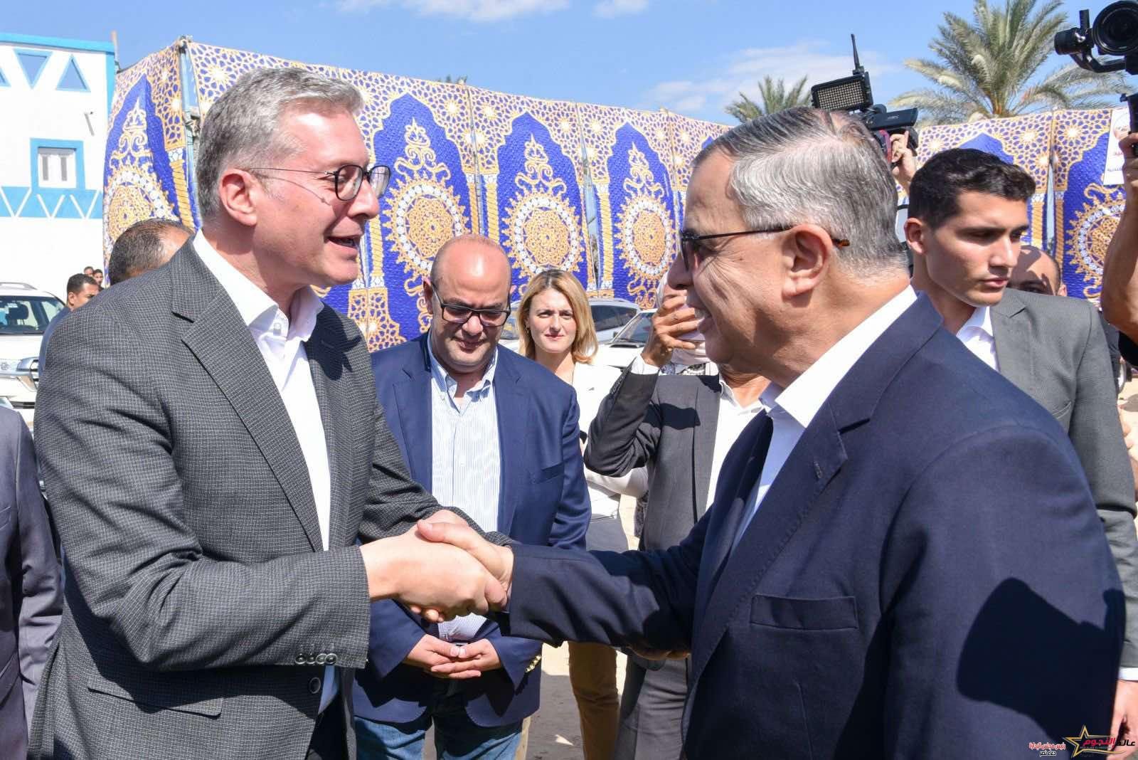 وزير البترول والثروة المعدنية ومحافظ الإسكندرية يفتتحان مشروع إعادة تأهيل ٦٠ منزل بقرية الروضة ٤٥ وقرية الوفاء والأمل بالعامرية ثان 1 وزير البترول والثروة المعدنية ومحافظ الإسكندرية يفتتحان مشروع إعادة تأهيل ٦٠ منزل بقرية الروضة ٤٥ وقرية الوفاء والأمل بالعامرية ثان