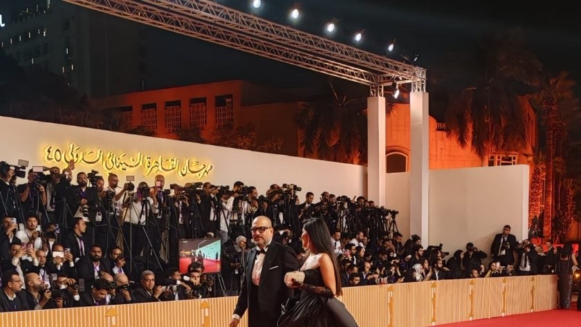 الشال الفلسطيني يظهر بقوة في حفل افتتاح مهرجان القاهرة السينمائي