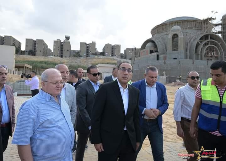 مدبولي يتفقد مشروع إنشاء مجمع "الورش الحرفية" و"السكن البديل" بمنطقة شمال الحرفيين بالدويقة