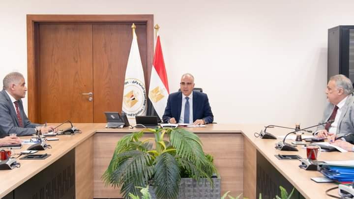 الدكتور سويلم يستعرض مع قيادات الوزارة انجازات وأعمال الوزارة خلال الفترة الماضية