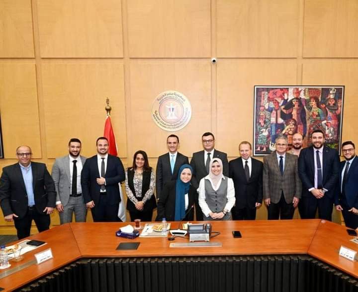 وزير الإسكان ينظم حفلاً لتكريم مجموعة العمل القائمة على تنظيم فعاليات المنتدى الحضرى العالمى 