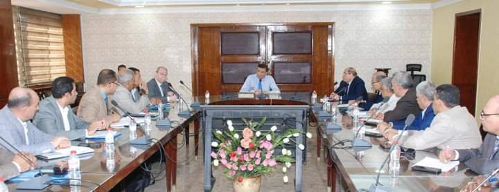 وزير الزراعة يوجه مديري الإصلاح الزراعي بمنع التعديات ومتابعة الاسمدة وتحصيل مستحقات الدولة وتوفير السلع للمواطنين بأسعار مخفضة 