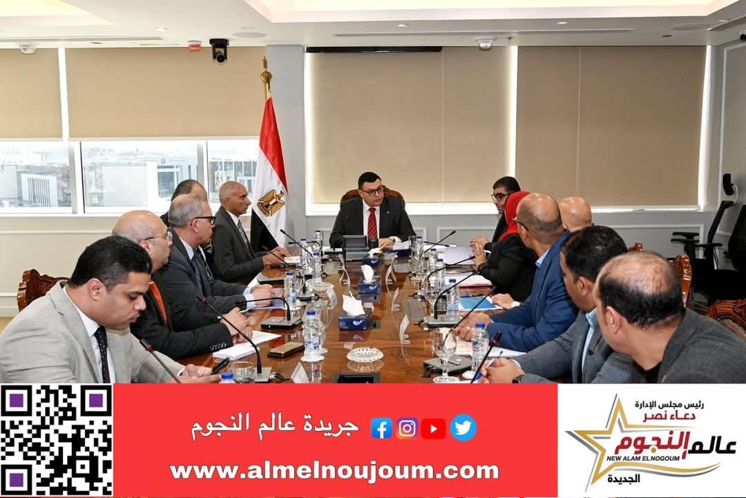 وزير الإسكان يتابع الموقف التنفيذي لمشروعات المرافق والطرق والإسكان بمدينة القاهرة الجديدة