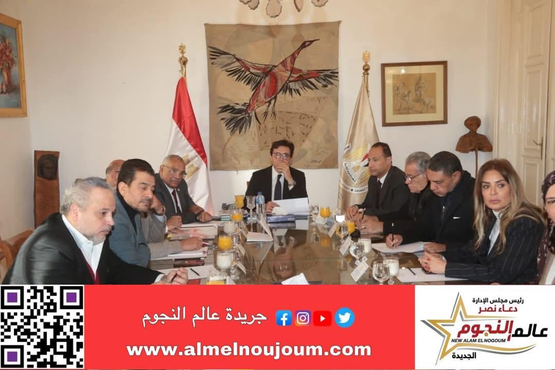 وزير الثقافة يترأس اجتماع اللجنة العليا لوضع استراتيجية جديدة لتطوير الهيئة العامة لقصور الثقافة