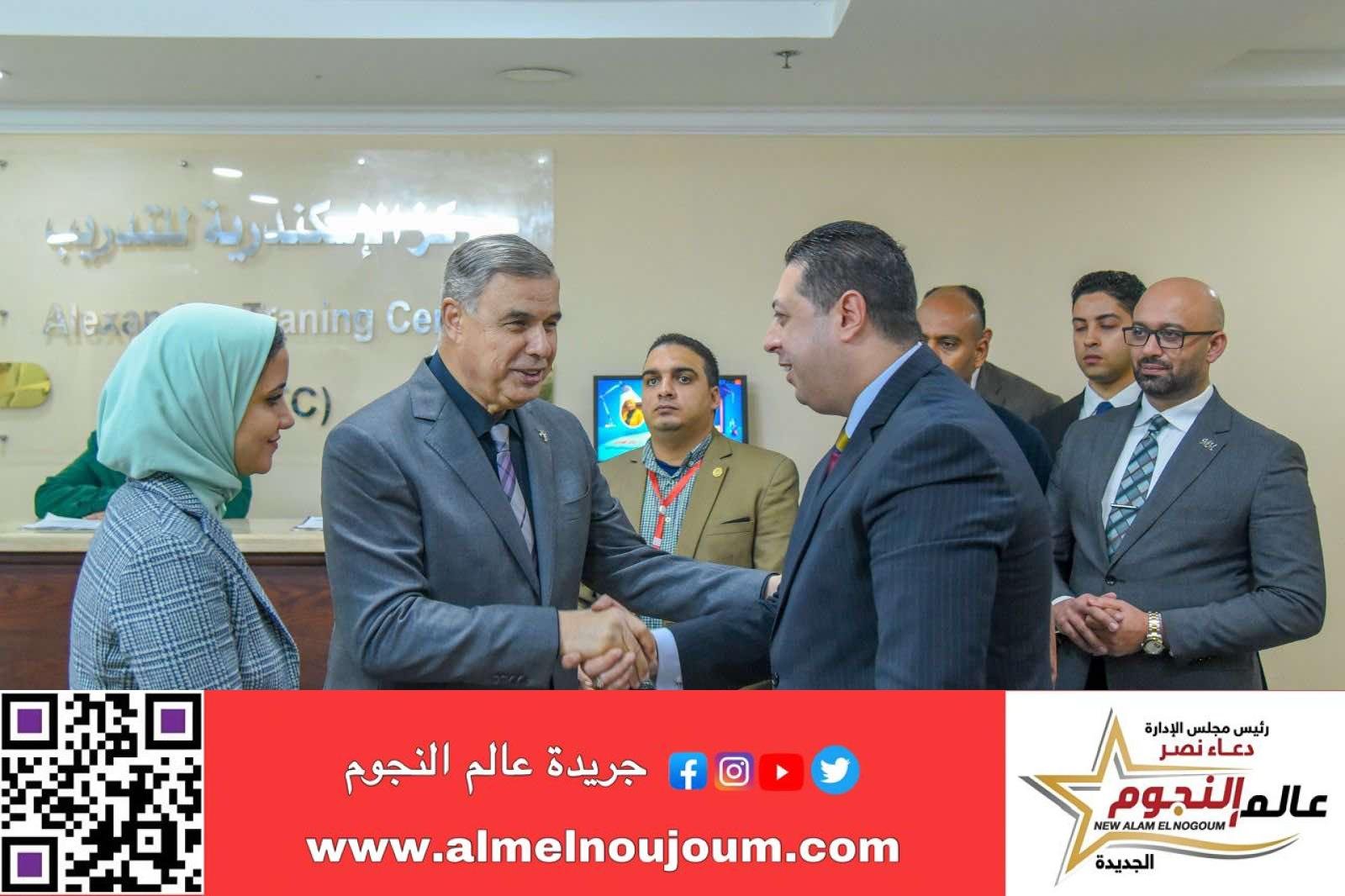 محافظ الإسكندرية يتابع فعاليات البرنامج التدريبي "التطوير المؤسسي الرقمي" الذي تنظمه وزارة الإتصالات وتكنولوجيا المعلومات