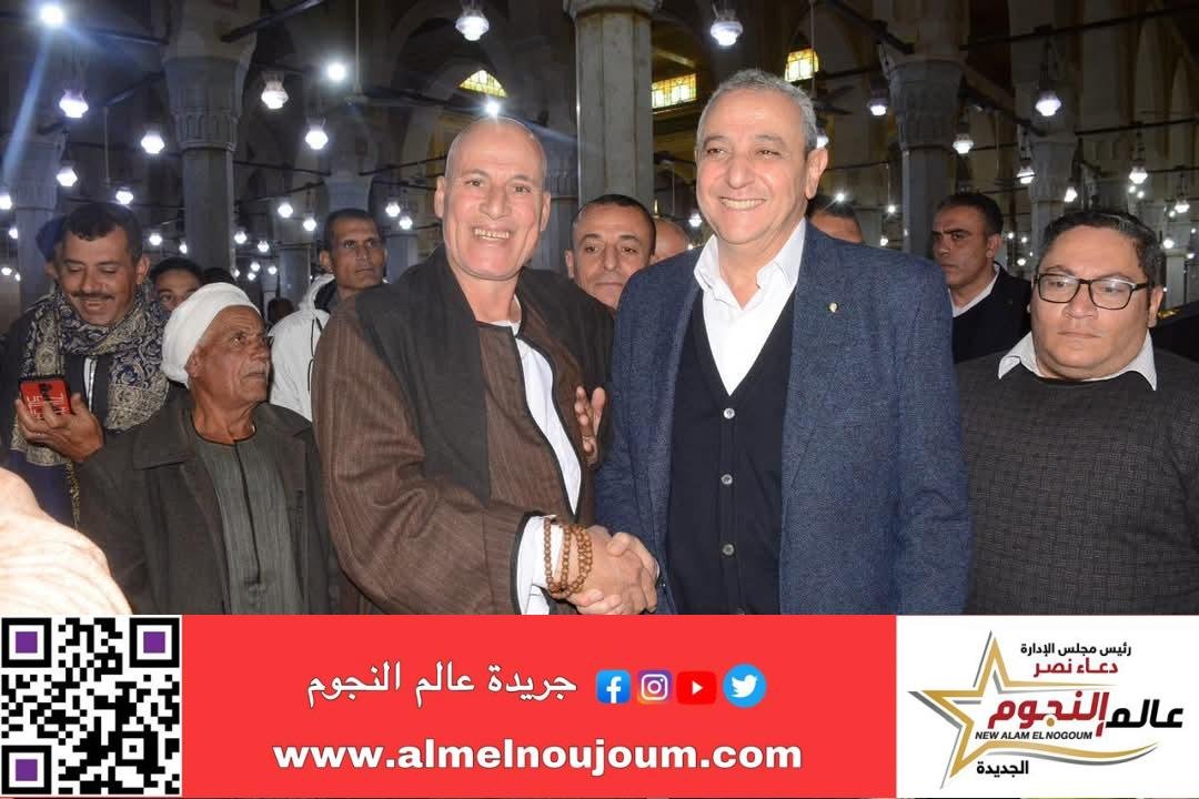 محافظ الغربية يؤدي صلاة الجمعة في مسجد السيد البدوي ويستمع لشكاوى المواطنين