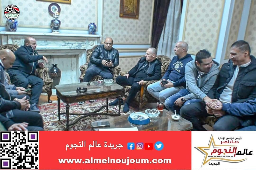 أبو ريدة يزور غزل المحلة ويعقد جلسة ودية مع مسؤوليه