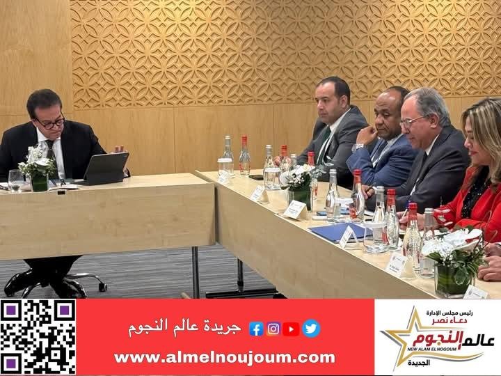 عبدالغفار يعقد اجتماعا رئيس شركة سيمنز هيلثينيرز لبحث سبل التعاون وتعزيز الشراكة بين القطاع الخاص والعام 1 عبدالغفار يعقد اجتماعا رئيس شركة سيمنز هيلثينيرز لبحث سبل التعاون وتعزيز الشراكة بين القطاع الخاص والعام