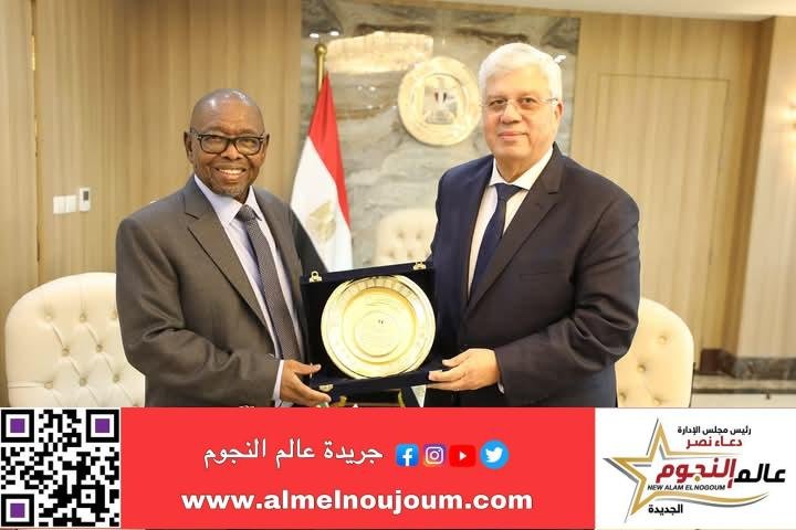 وزير التعليم العالي يبحث سُبل التعاون مع وزير العلوم والتكنولوجيا والابتكار بجنوب إفريقيا