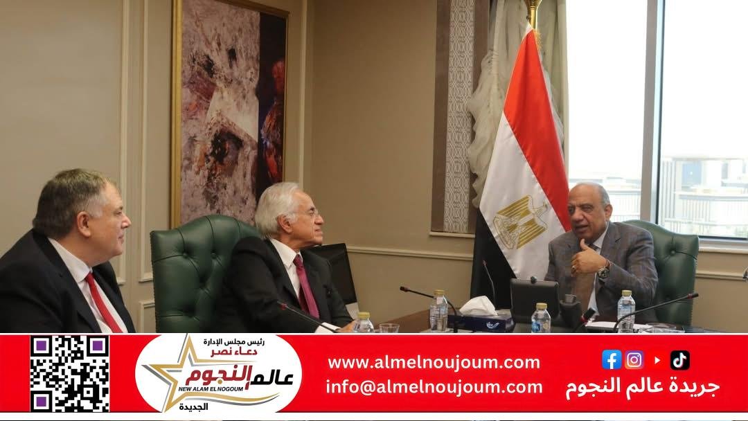 وزير الكهرباء يبحث مع رئيس مجموعة "كوبولوزيس اليونانية "مستجدات مشروع الربط الكهربائي بين مصر واليونان