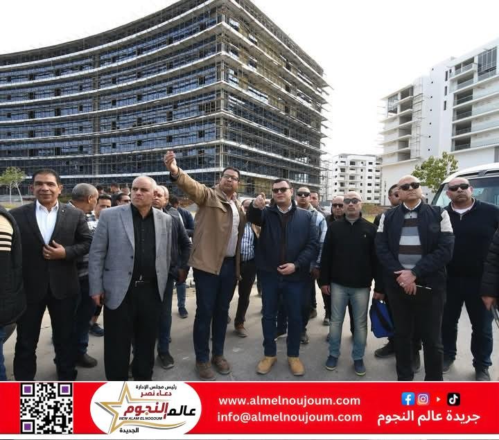 وزير الإسكان يتفقد كومبوند مزارين وبرج C2 بالعلمين الجديدة