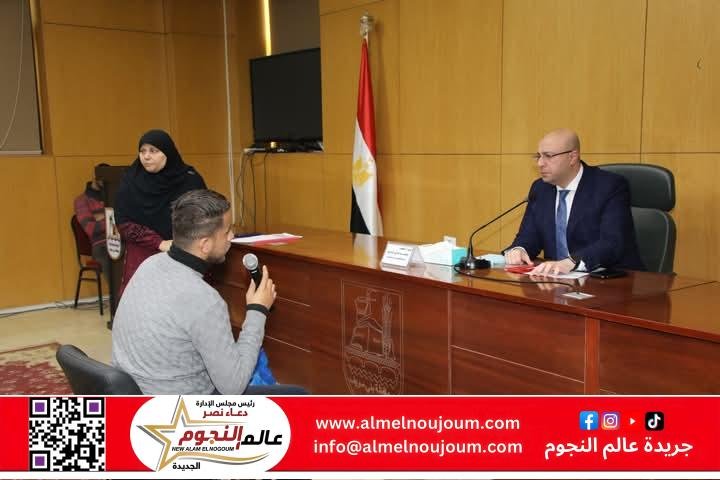 محافظ بني سويف يناقش طلبات وشكاوى المواطنين