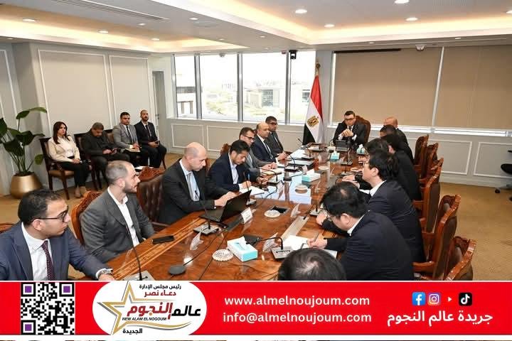 وزير الإسكان يتابع موقف منطقة الأعمال المركزية بالعاصمة الإدارية الجديدة