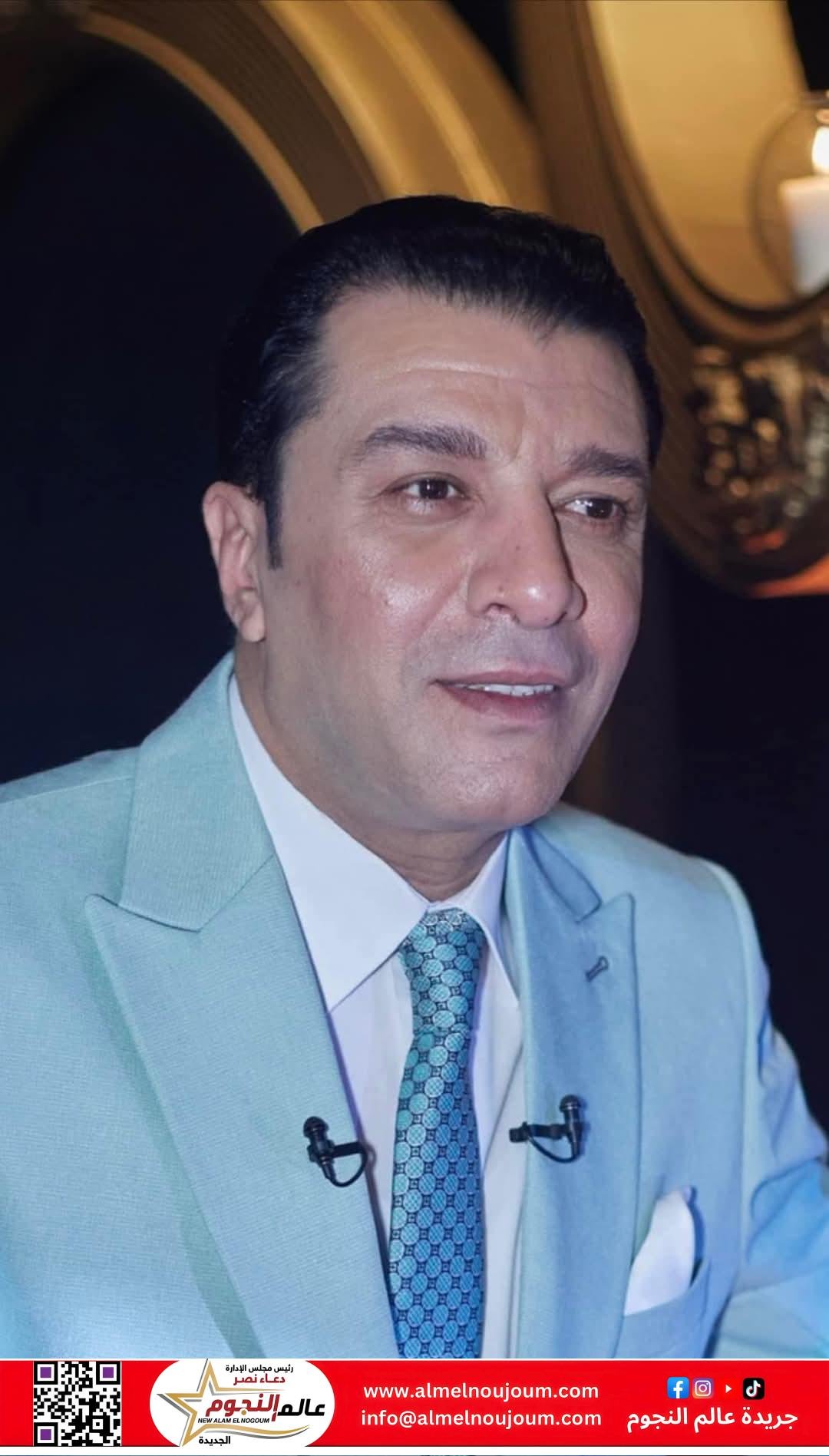 مصطفى كامل يزور أشرف زكى ويتمنى له الشفاء بعد أزمته الصحية 