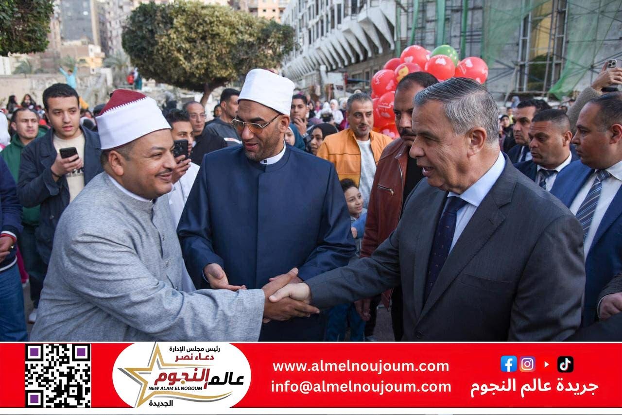 محافظ الإسكندرية يؤدي صلاة عيد الفطر المبارك بمسجد "سيدي أبي العباس المرسي" بحي الجمرك 1 محافظ الإسكندرية يؤدي صلاة عيد الفطر المبارك بمسجد "سيدي أبي العباس المرسي" بحي الجمرك