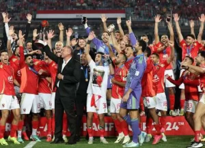 رسميا … الاهلي يتسلم " 2.5 مليون دولار" مكافأة الحصول على لقب كأس القارات الثلاث