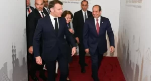 السيسي وماكرون يتفقدان مستشفى العريش العام ويطمئنان على المصابين الفلسطينيين