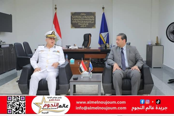 محافظ دمياط يستقبل مدير الأمن ورئيس هيئة ميناء دمياط والقيادات الأمنية ببدء الاحتفالات بالعيد القومى