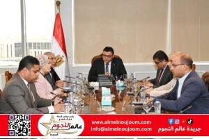 وزير الإسكان يتابع موقف الخدمات المقدمة للمواطنين من خلال البوابة الإلكترونية