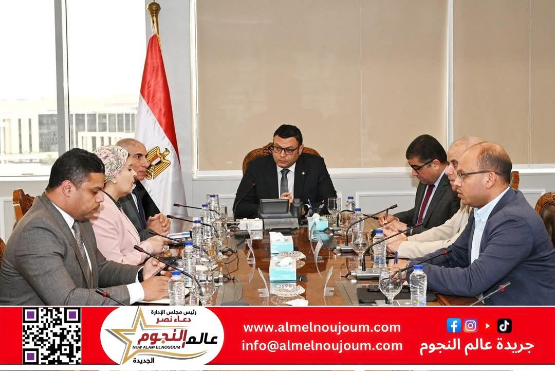 وزير الإسكان يتابع موقف الخدمات المقدمة للمواطنين من خلال البوابة الإلكترونية