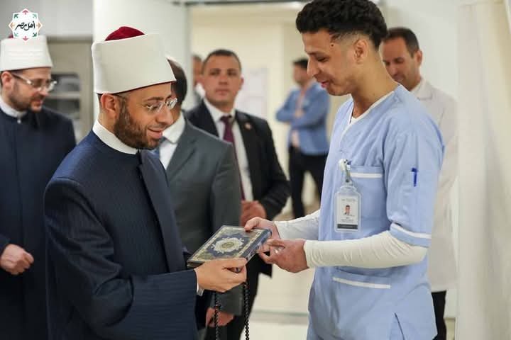 خلال زيارته لمستشفى أهل مصر .. وزير الأوقاف يشيد بتميز المستشفى وفريقه الطبي 