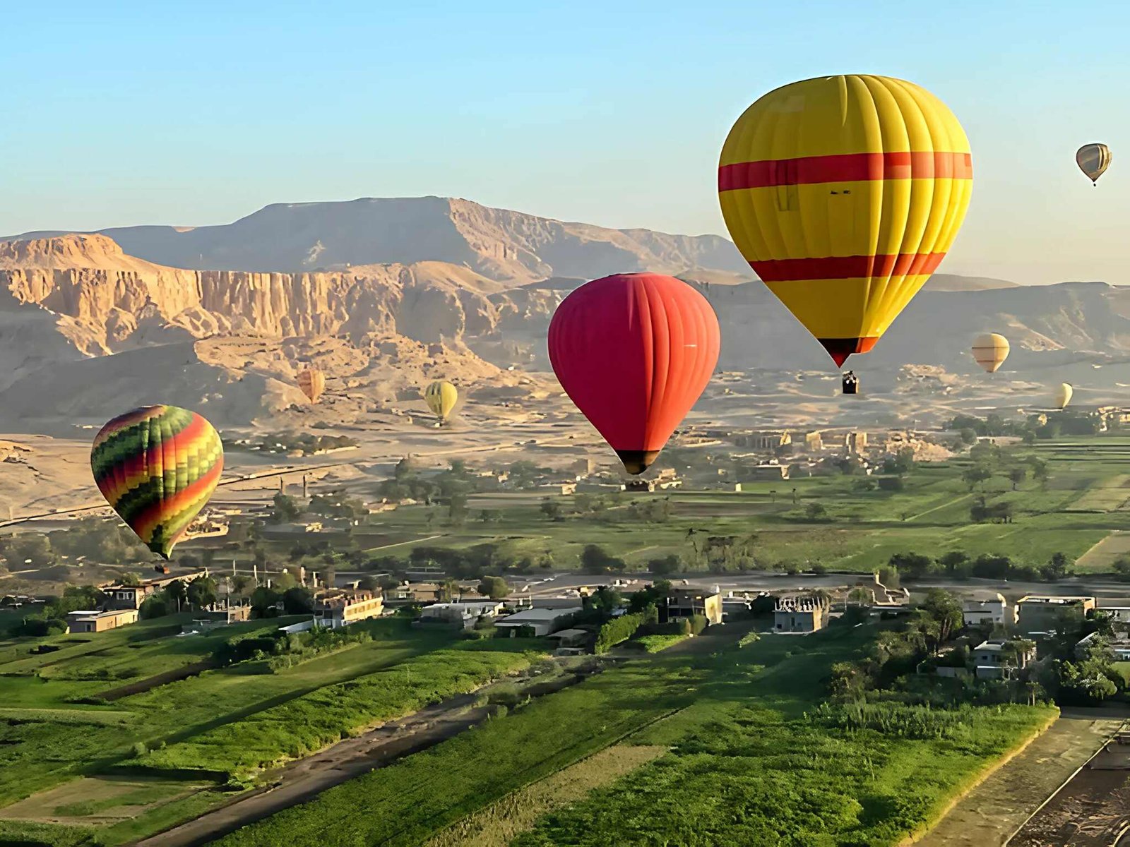 إلغاء رحلات البالون الطائر في الأقصر بسبب سوء الأحوال الجوية وحرصًا على سلامة السائحين