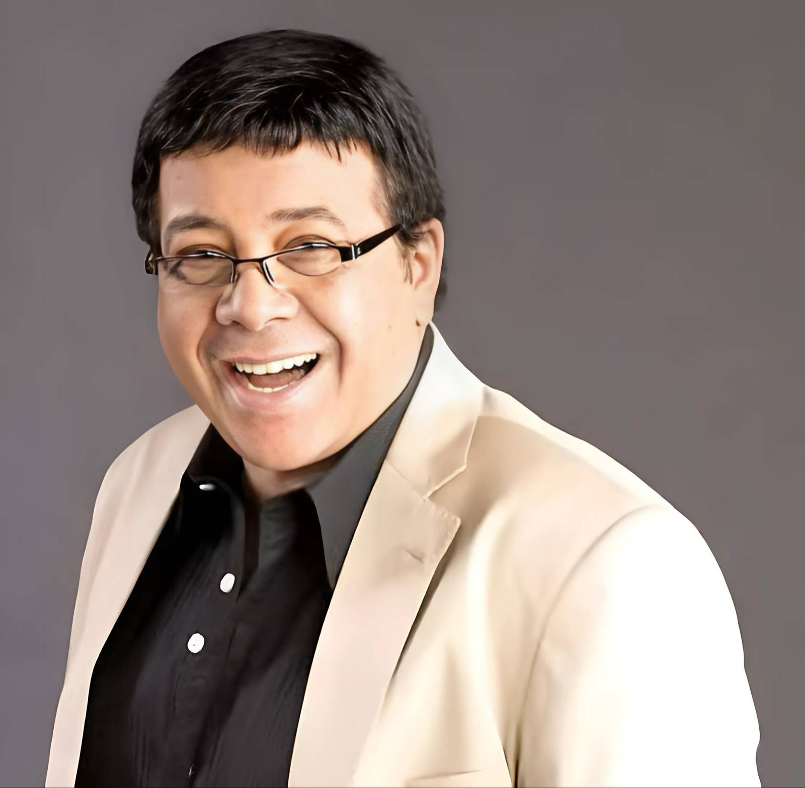 في 18 مايو.. ذكرى ميلاد نجوم الفن أحمد آدم وتيسير فهمي وآثار الحكيم والمطرب محمد محسن