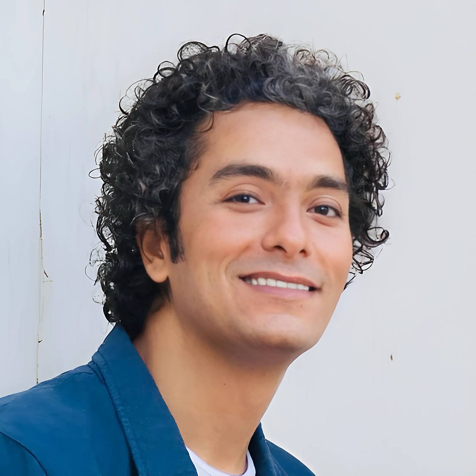 في 18 مايو.. ذكرى ميلاد نجوم الفن أحمد آدم وتيسير فهمي وآثار الحكيم والمطرب محمد محسن