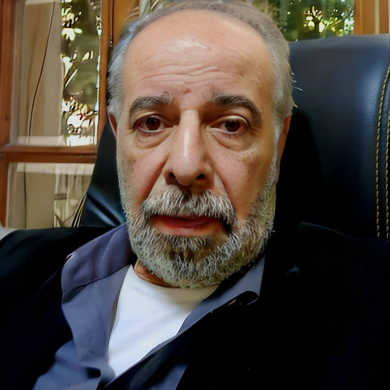 ياسر صادق يفتح النار على المدارس الدولية والأثرياء: “لعنة الله على الفلوس والتربية الفاسدة