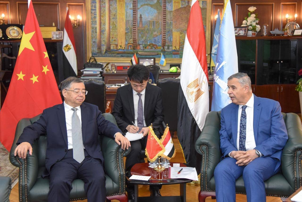 محافظ الإسكندرية يبحث مع مسؤول صيني رفيع سبل تعزيز التعاون المشترك بين مصر والصين 6 محافظ الإسكندرية يبحث مع مسؤول صيني رفيع سبل تعزيز التعاون المشترك بين مصر والصين
