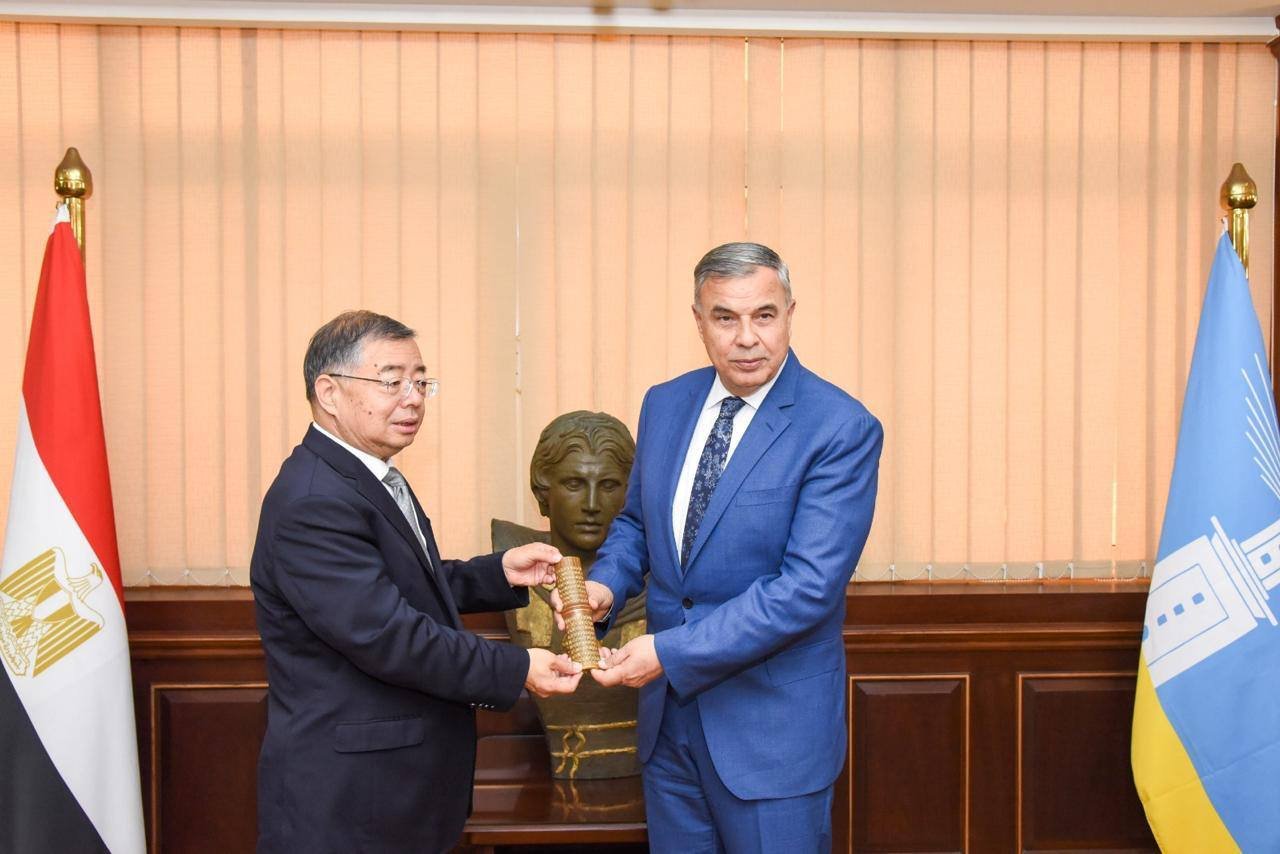 محافظ الإسكندرية يبحث مع مسؤول صيني رفيع سبل تعزيز التعاون المشترك بين مصر والصين