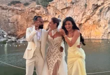 أسماء جلال تظهر بإطلالة جديدة من حفل زفاف أمينة خليل باليونان